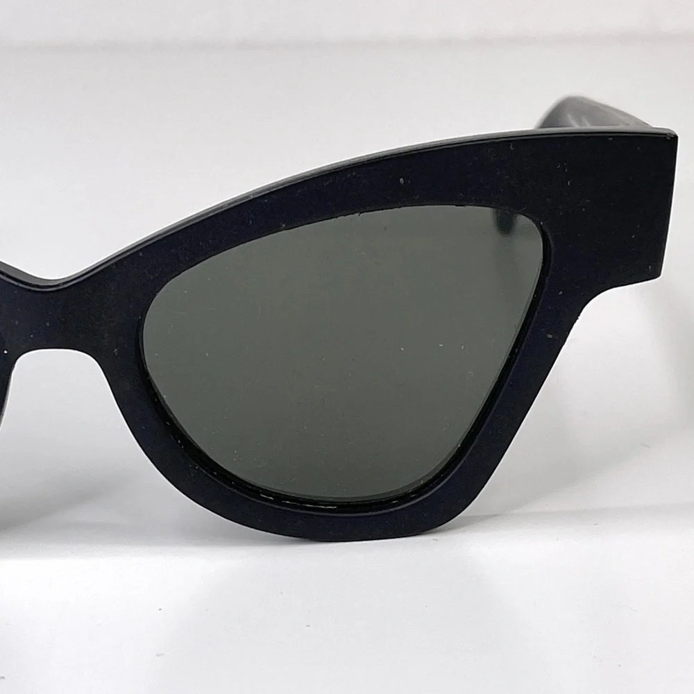 LE SPECS Hourgrass NEW Black Matte Sunglasses Cat Eye NEW